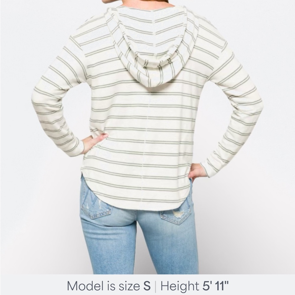 Market & Spruce Heathered Gray and White Striped Hoodie